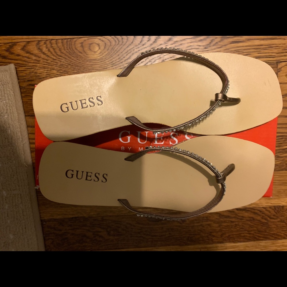 Guess flip flops